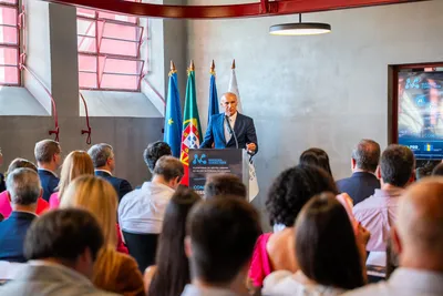 Intervenção em palco durante a apresentação pública